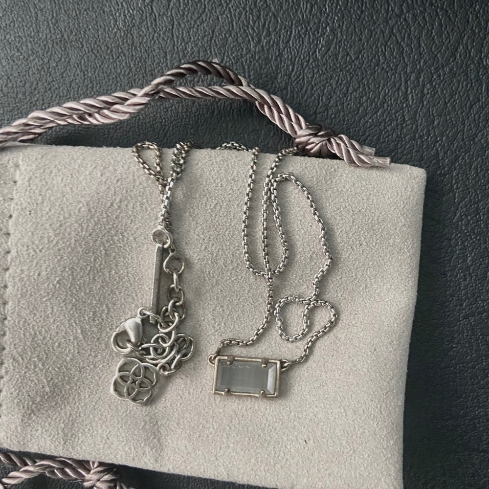 Kendra Scott necklace